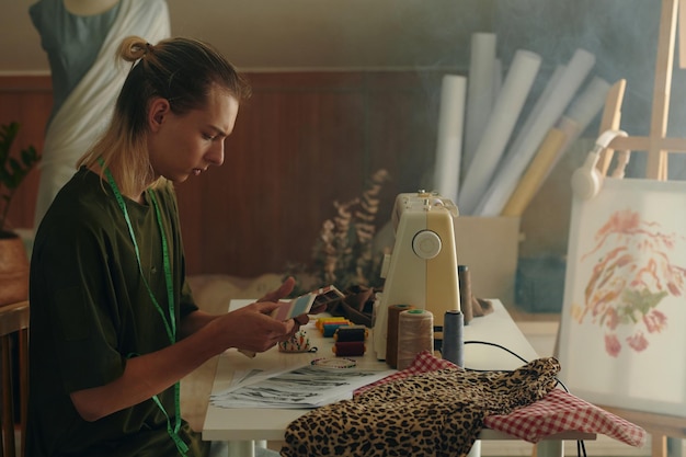 atelier broderie masa de lucru